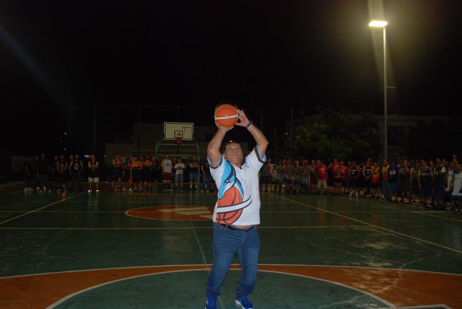 Dan banderazo oficial a la Liga de Basquetbol Veteranos del Info Playas $!Dan banderazo oficial a la Liga de Basquetbol Veteranos del Info Playas