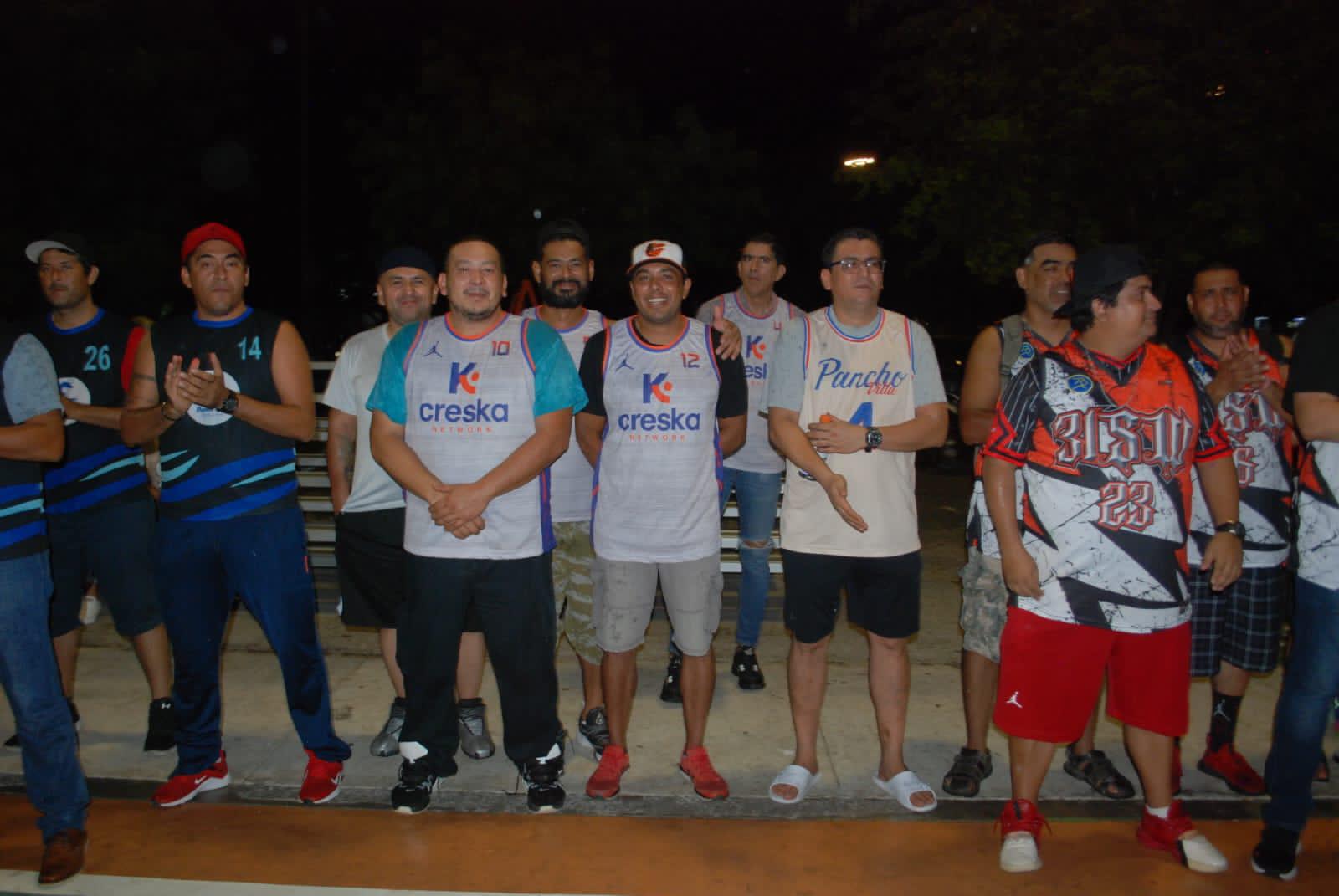 Dan banderazo oficial a la Liga de Basquetbol Veteranos del Info Playas $!Dan banderazo oficial a la Liga de Basquetbol Veteranos del Info Playas