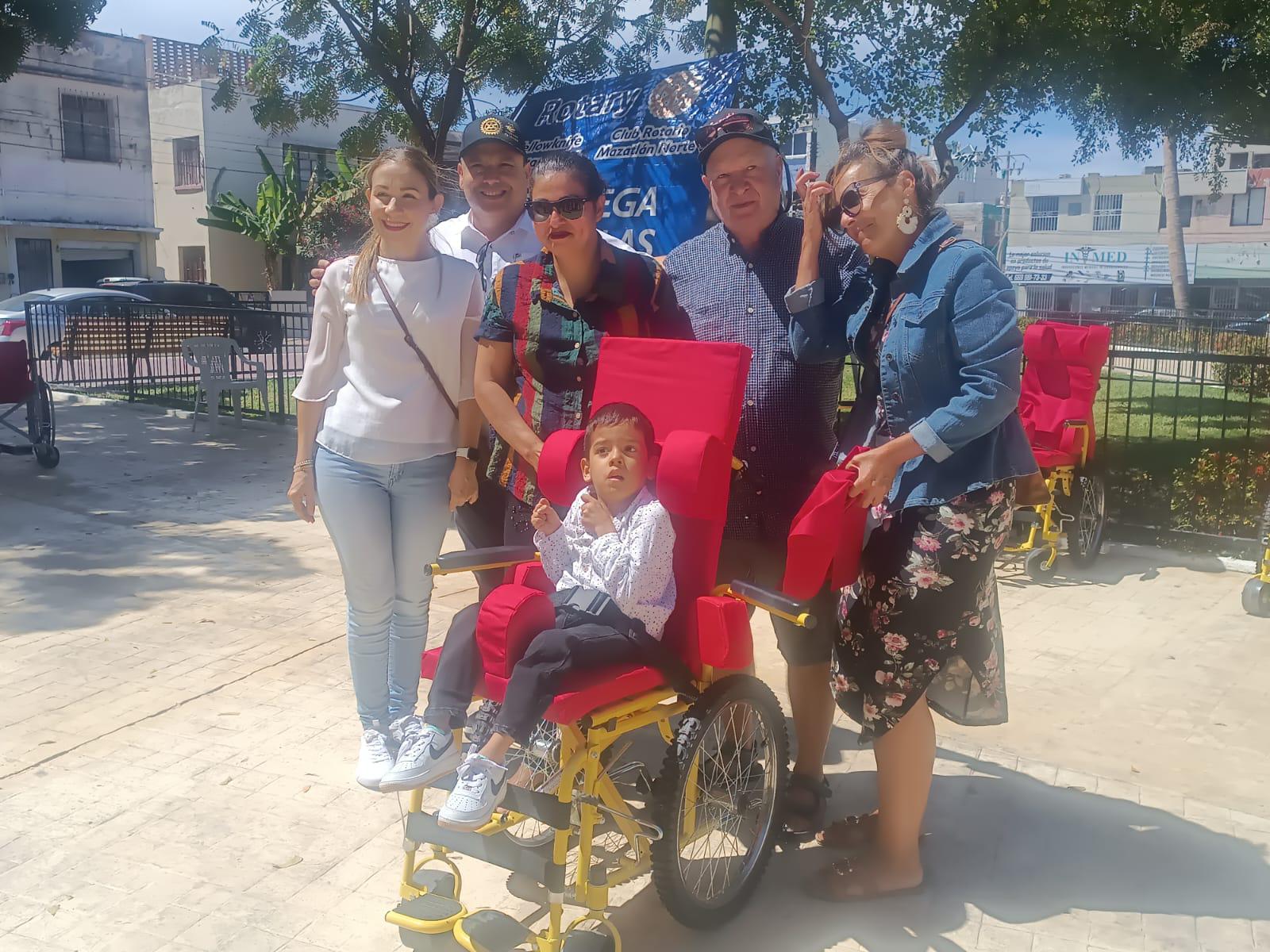 Dona Club Rotario Mazatlán Norte 23 sillas de ruedas para adultos mayores y niños con discapacidad $!Dona Club Rotario Mazatlán Norte 23 sillas de ruedas para adultos mayores y niños con discapacidad
