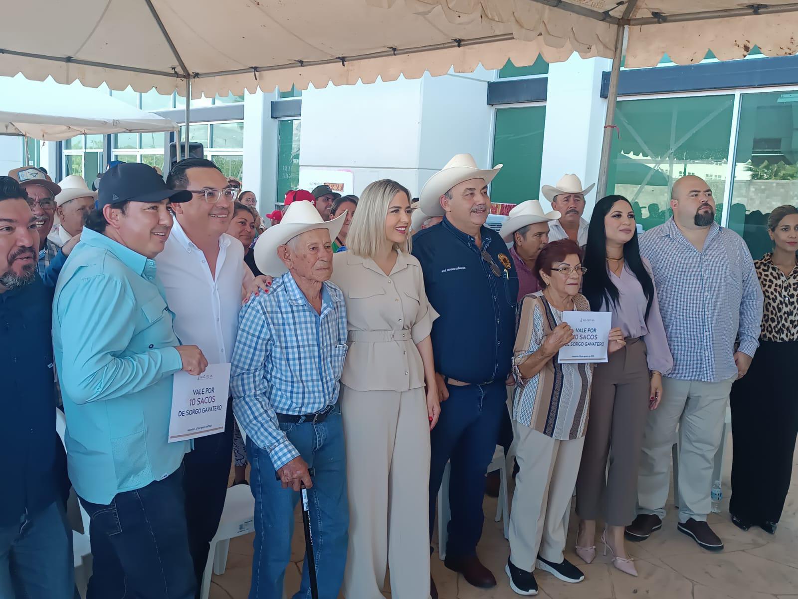 Mazatlán fortalece al sector ganadero con entrega de semilla y apoyo para mejoramiento genético $!Mazatlán fortalece al sector ganadero con entrega de semilla y apoyo para mejoramiento genético
