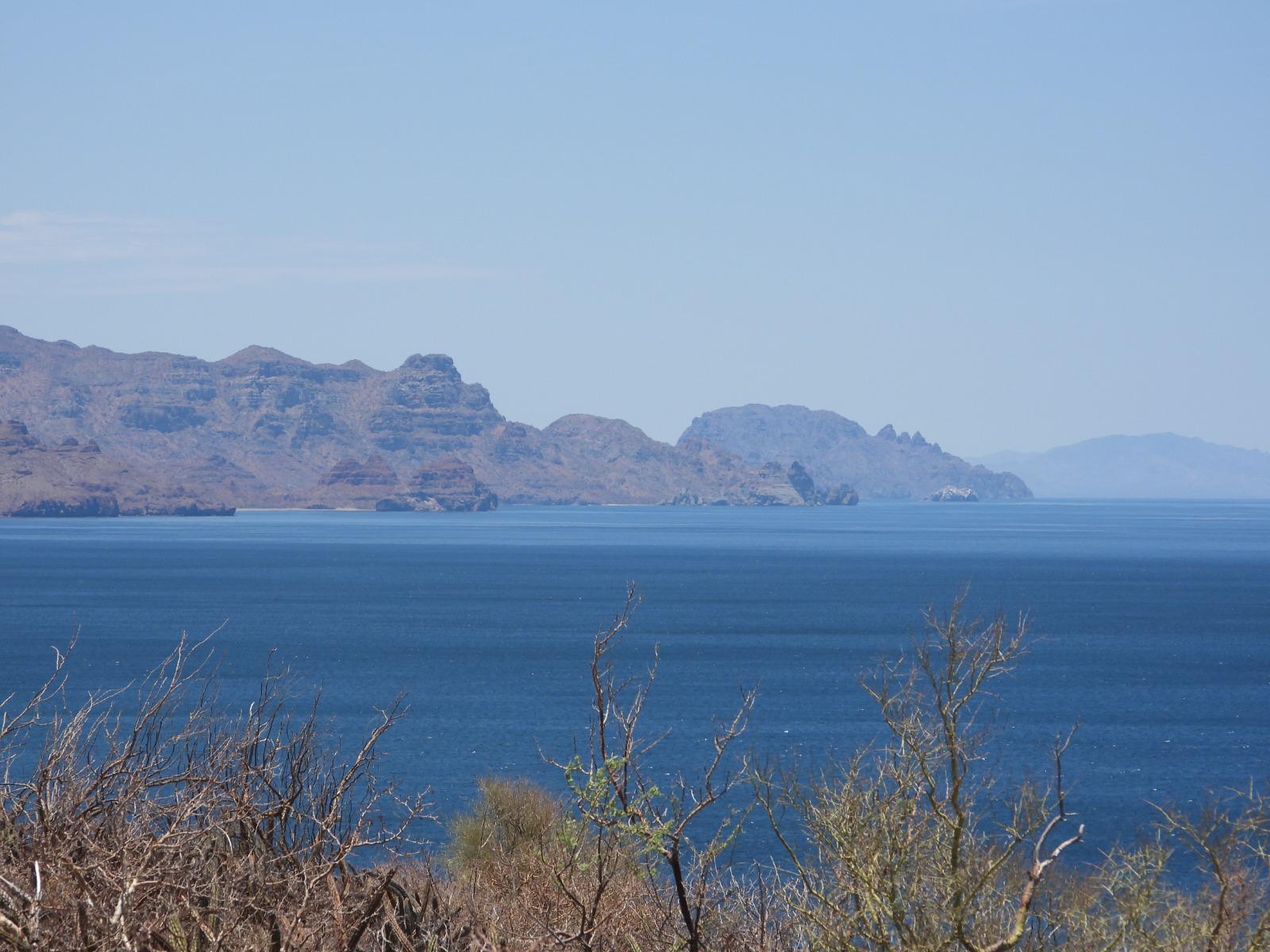 Panorámica de Isla Danzante y sur del Parque Nacional Bahía de Loreto, vista desde el M3 en San Cosme. $!Panorámica de Isla Danzante y sur del Parque Nacional Bahía de Loreto, vista desde el M3 en San Cosme.