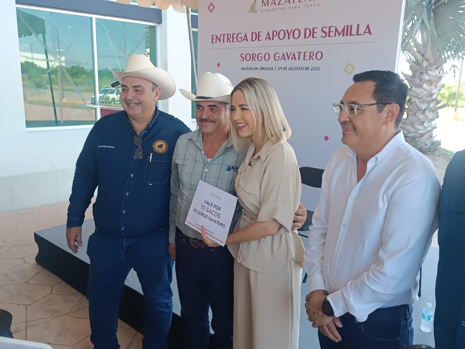 Mazatlán fortalece al sector ganadero con entrega de semilla y apoyo para mejoramiento genético $!Mazatlán fortalece al sector ganadero con entrega de semilla y apoyo para mejoramiento genético