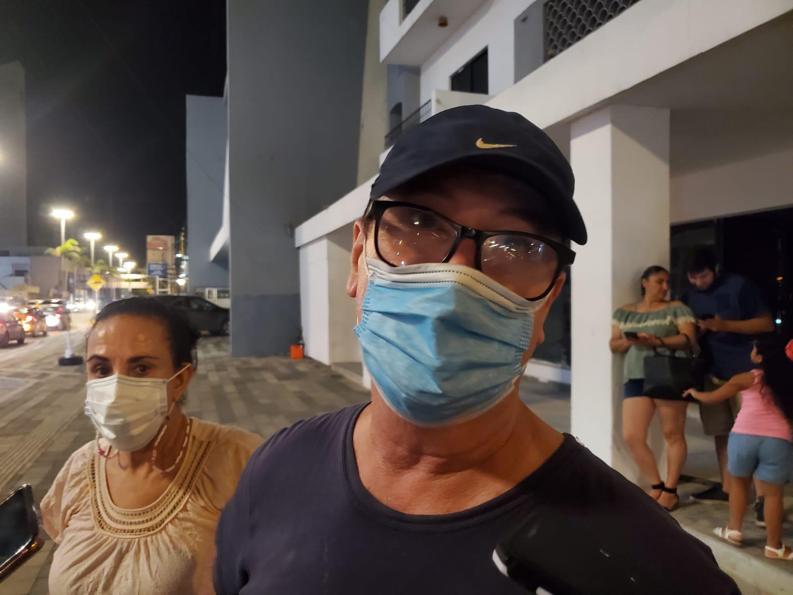 Protestan por paso peatonal elevado en la Zona Dorada de Mazatlán; solo beneficia a hotel, aseguran $!Protestan por paso peatonal elevado en la Zona Dorada de Mazatlán; solo beneficia a hotel, aseguran