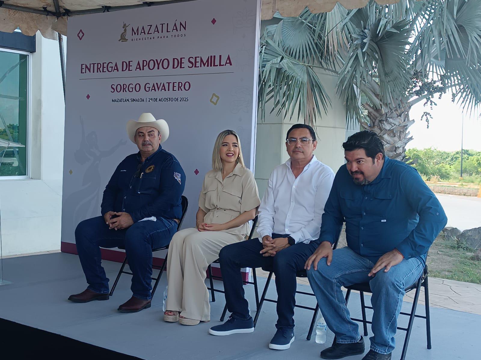 Mazatlán fortalece al sector ganadero con entrega de semilla y apoyo para mejoramiento genético $!Mazatlán fortalece al sector ganadero con entrega de semilla y apoyo para mejoramiento genético