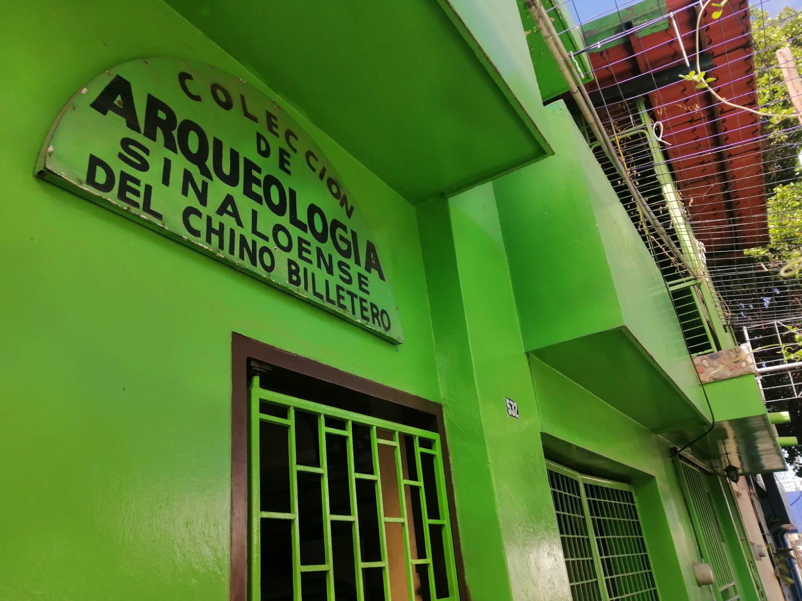 INAH coloca letrero de suspensión a la casa del ‘Chino Billetero’; prohíbe sacar piezas $!INAH coloca letrero de suspensión a la casa del ‘Chino Billetero’; prohíbe sacar piezas