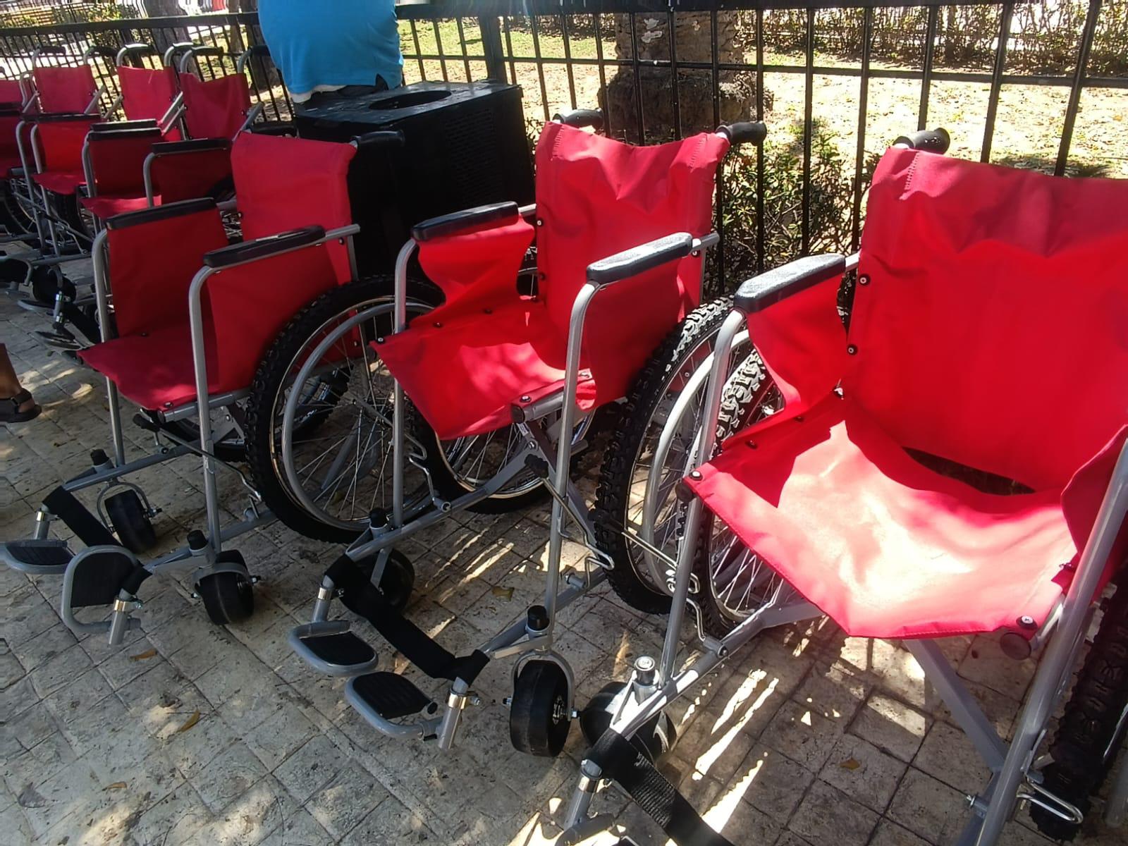 Dona Club Rotario Mazatlán Norte 23 sillas de ruedas para adultos mayores y niños con discapacidad $!Dona Club Rotario Mazatlán Norte 23 sillas de ruedas para adultos mayores y niños con discapacidad