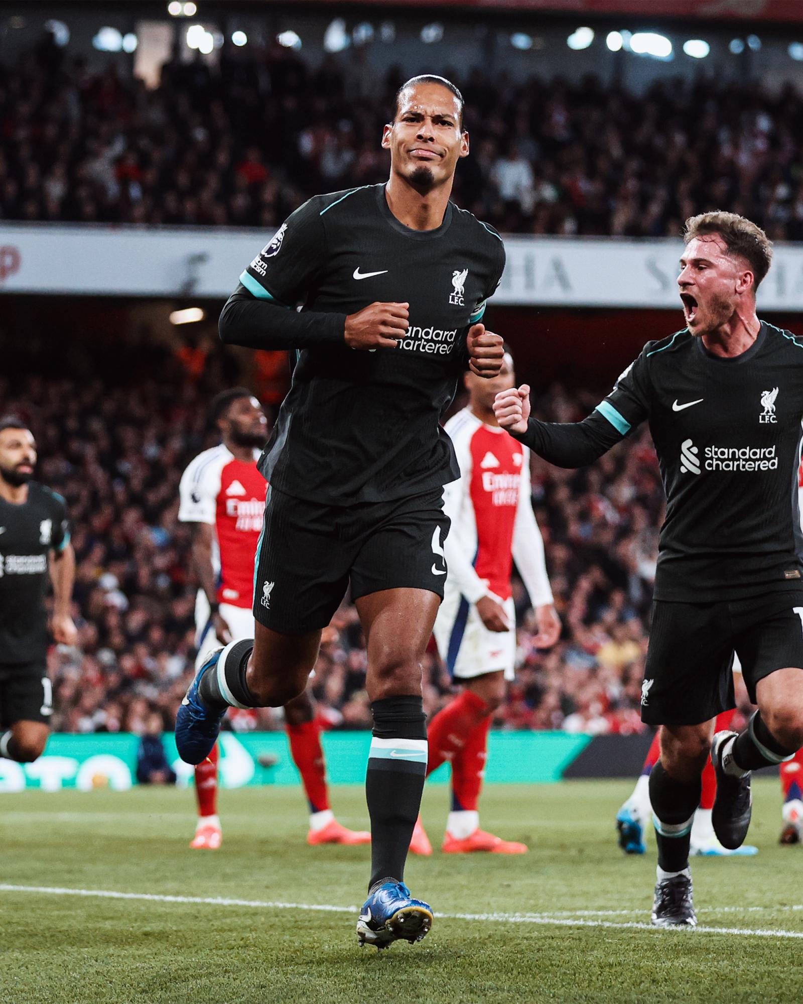 Salah salva al Liverpool, pero no evita liderato del Manchester $!Salah salva al Liverpool, pero no evita liderato del Manchester