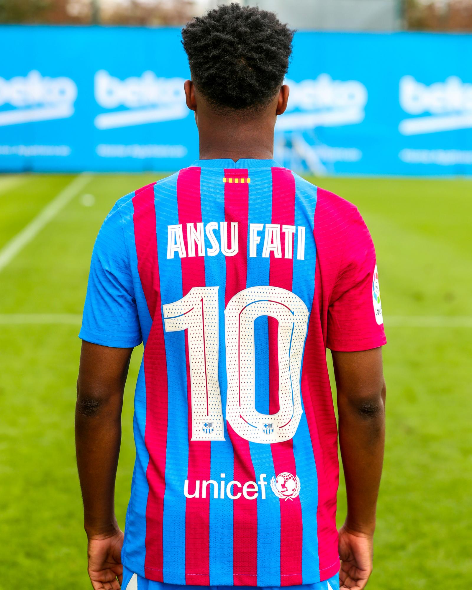 Ansu Fati hereda el dorsal 10 que dejó Messi en el Barcelona $!Ansu Fati hereda el dorsal 10 que dejó Messi en el Barcelona