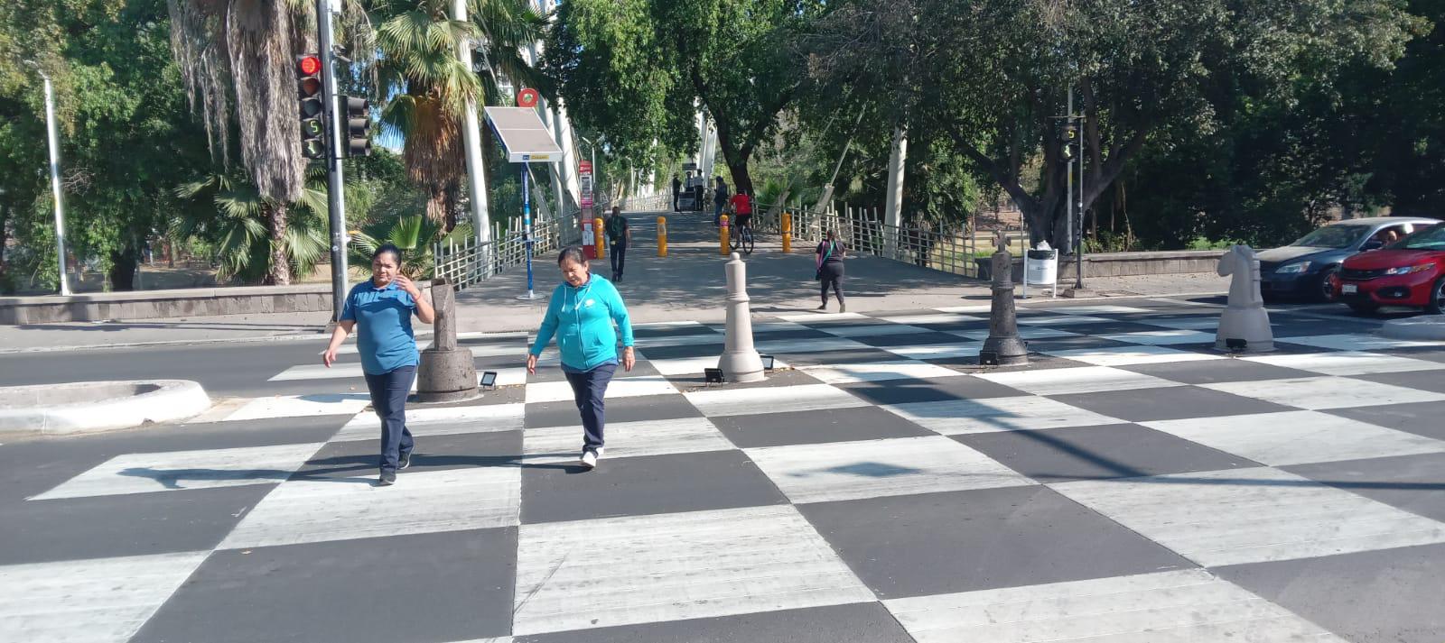 Con piezas de ajedrez incentivan respeto al peatón en Culiacán $!Con piezas de ajedrez incentivan respeto al peatón en Culiacán