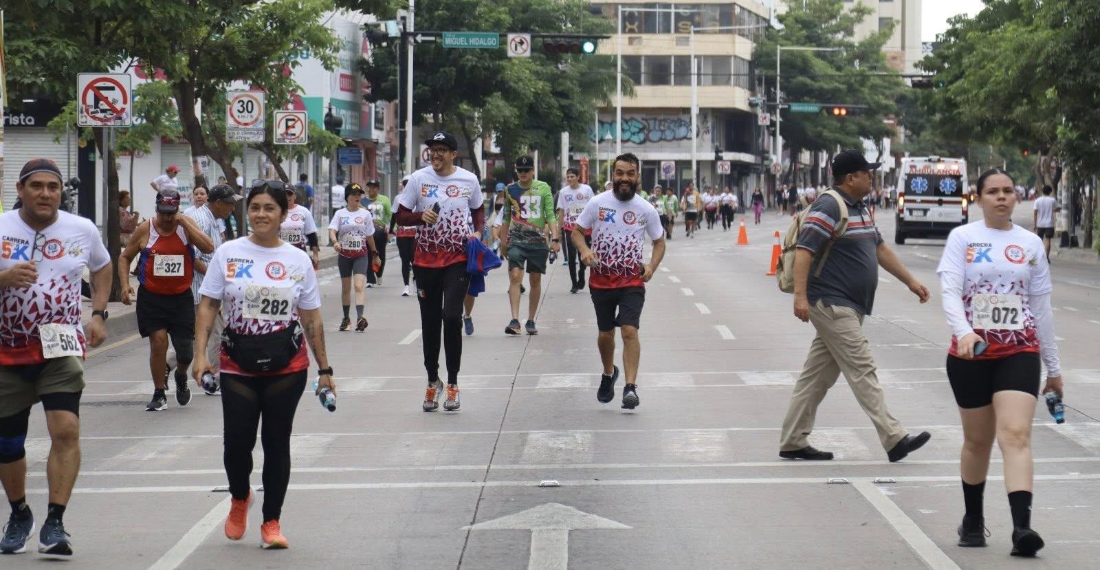 Gran participación en la carrera por el 93 aniversario del Hospital Civil de Culiacán $!Gran participación en la carrera por el 93 aniversario del Hospital Civil de Culiacán