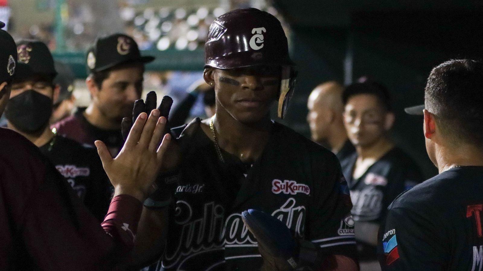 Tomateros de Culiacán deja ir ventaja de 6 carreras y termina por caer 10-6 ante Yaquis de Obregón $!Tomateros de Culiacán deja ir ventaja de 6 carreras y termina por caer 10-6 ante Yaquis de Obregón
