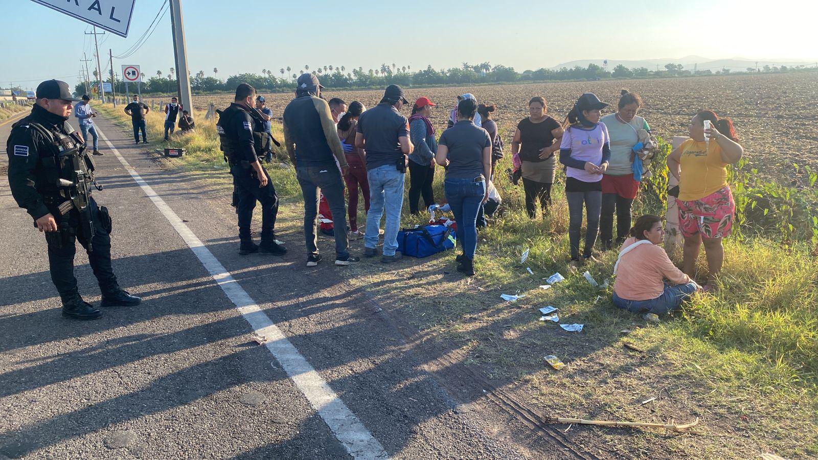 Se estrella camión que transportaba a jornaleros agrícolas en Costa Rica, al sur de Culiacán $!Se estrella camión que transportaba a jornaleros agrícolas en Costa Rica, al sur de Culiacán