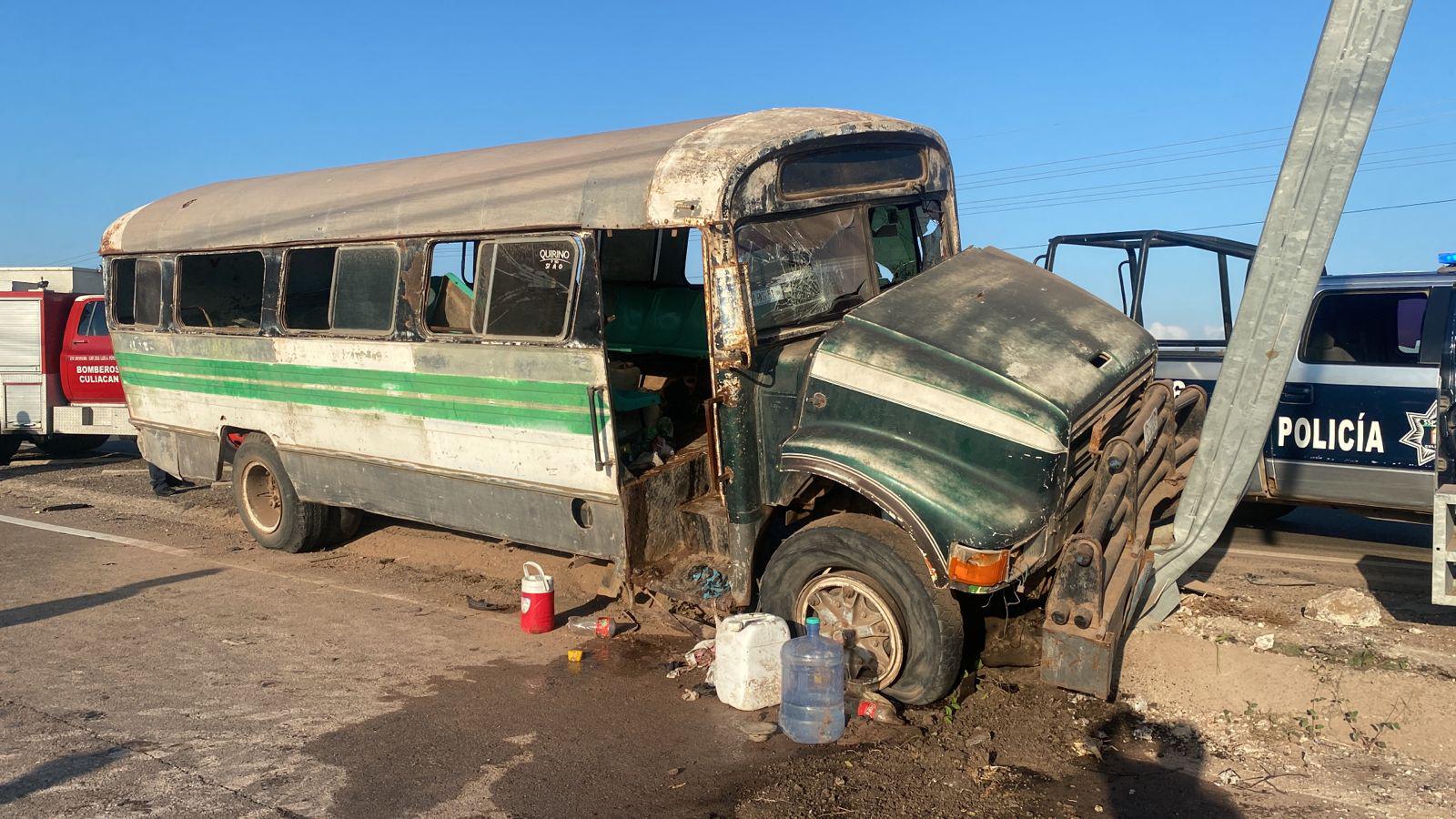 Se estrella camión que transportaba a jornaleros agrícolas en Costa Rica, al sur de Culiacán $!Se estrella camión que transportaba a jornaleros agrícolas en Costa Rica, al sur de Culiacán