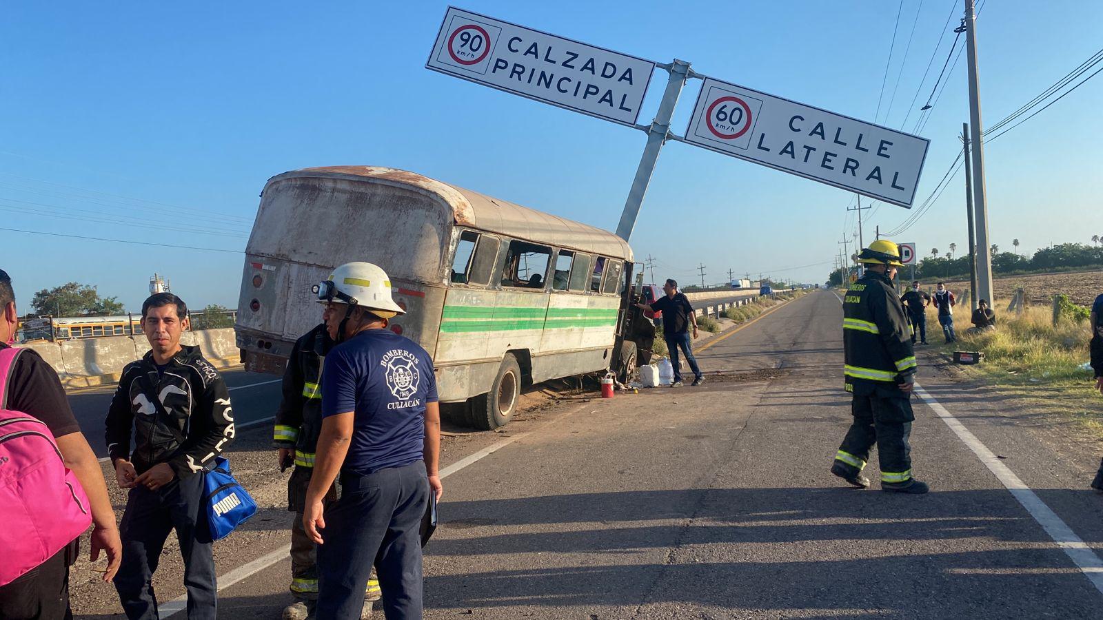 Se estrella camión que transportaba a jornaleros agrícolas en Costa Rica, al sur de Culiacán $!Se estrella camión que transportaba a jornaleros agrícolas en Costa Rica, al sur de Culiacán