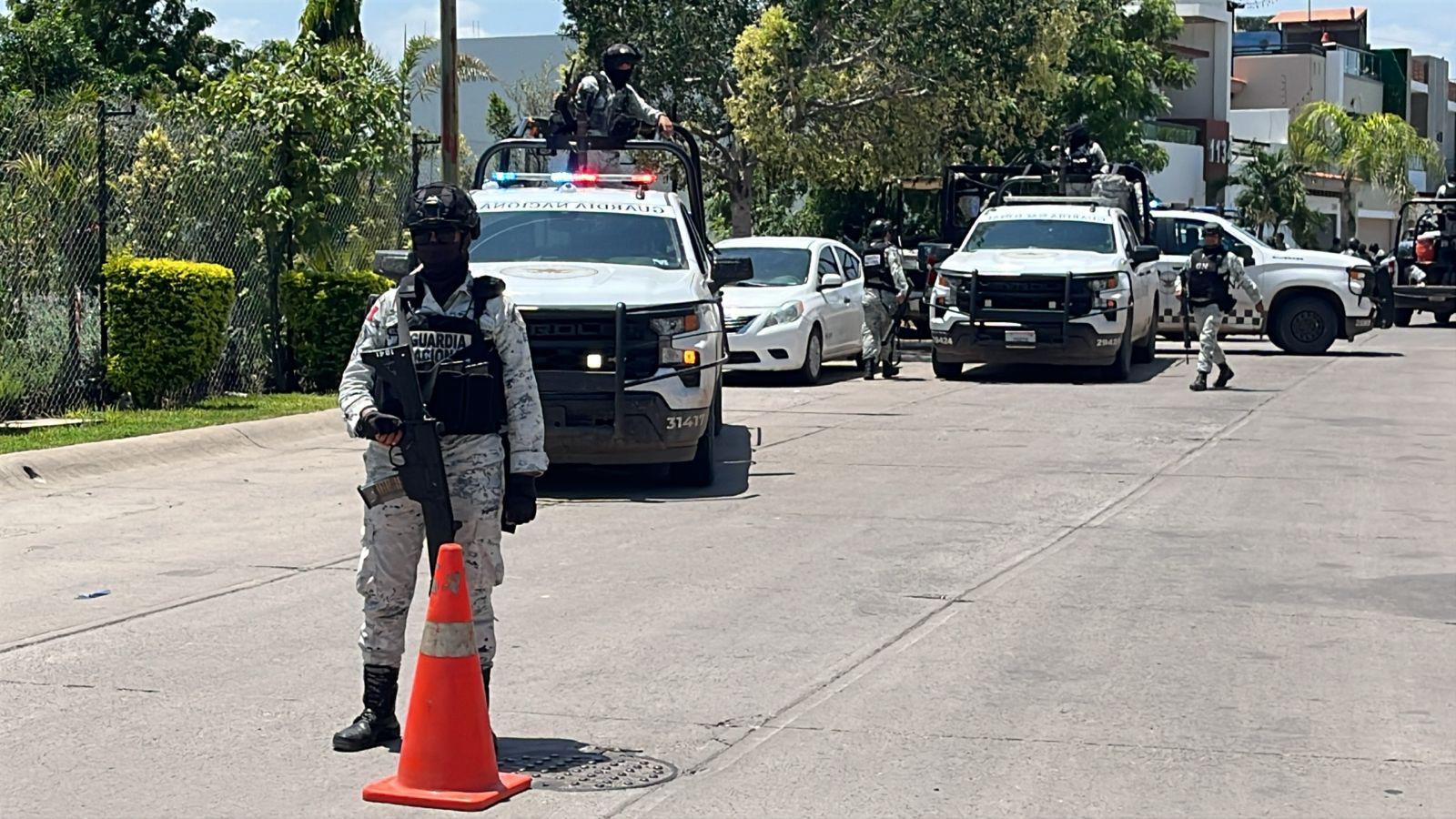 Guardia Nacional realiza operativo en domicilio de Isla Musala, Culiacán $!Guardia Nacional realiza operativo en domicilio de Isla Musala, Culiacán
