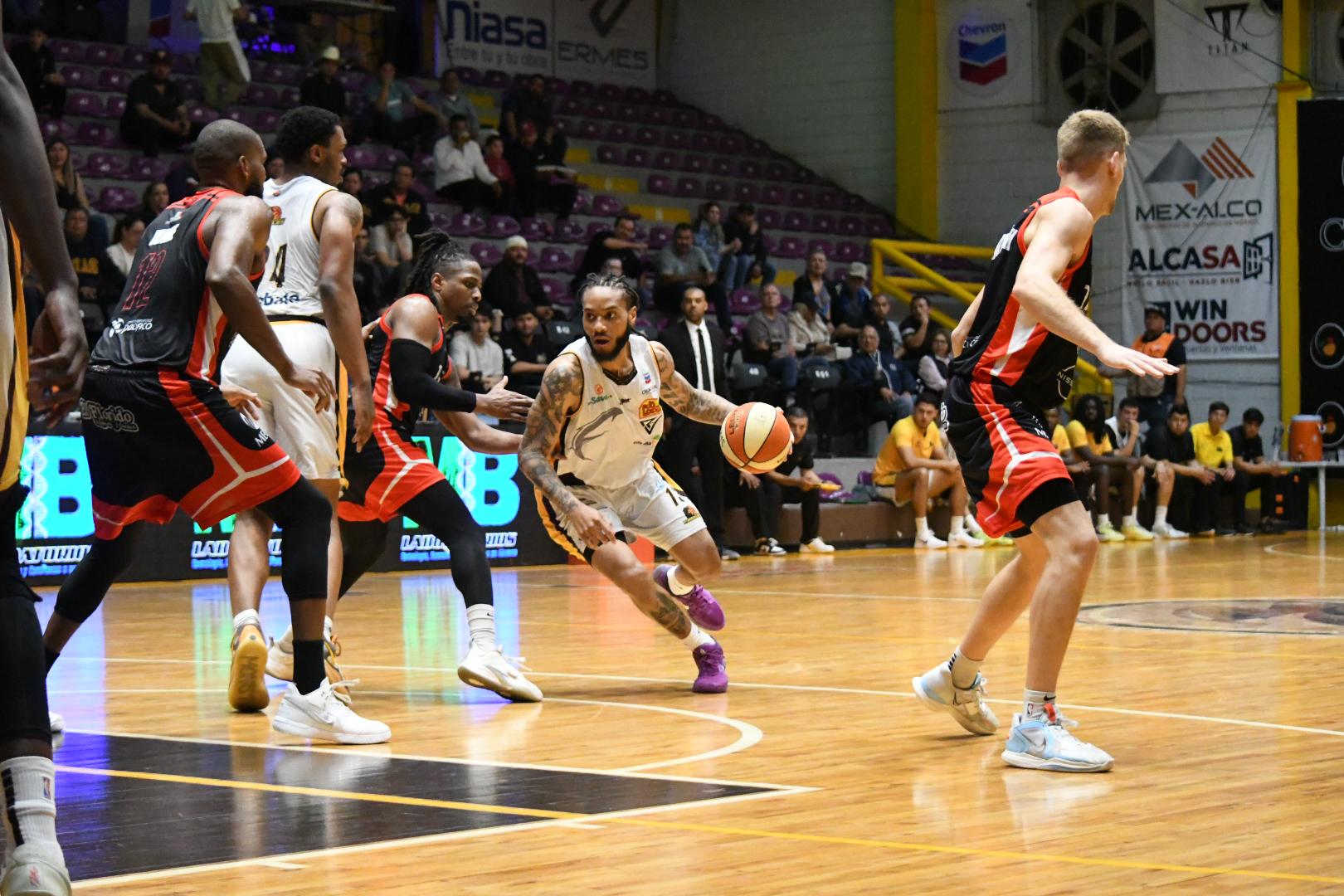 Frayles de Guasave regresan al triunfo con una victoria de 72-65 sobre los Zonkeys de Tijuana $!Frayles de Guasave regresan al triunfo con una victoria de 72-65 sobre los Zonkeys de Tijuana