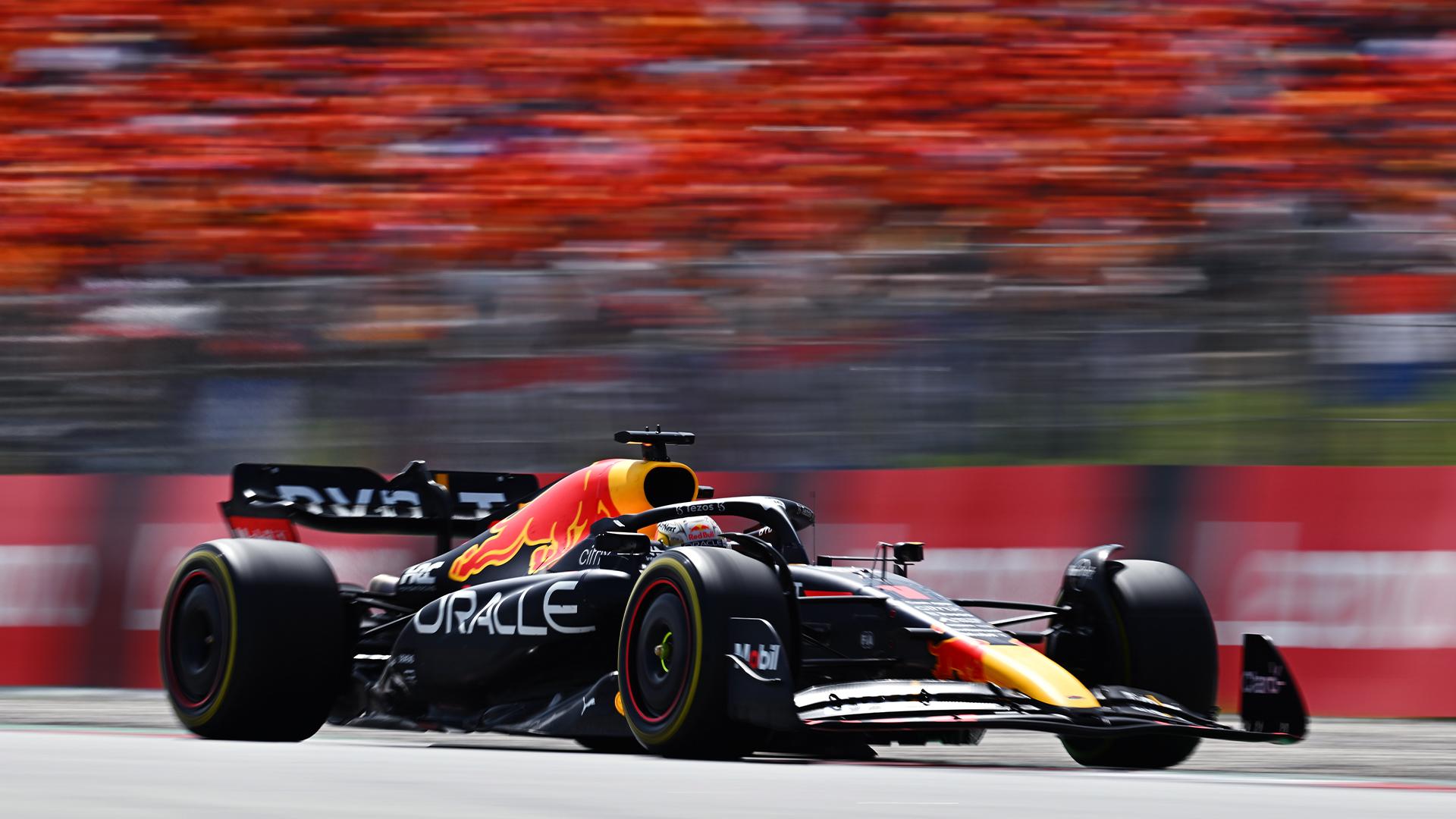 Checo Pérez es segundo en el Gran Premio de España al cederle la punta a Verstappen $!Checo Pérez es segundo en el Gran Premio de España al cederle la punta a Verstappen