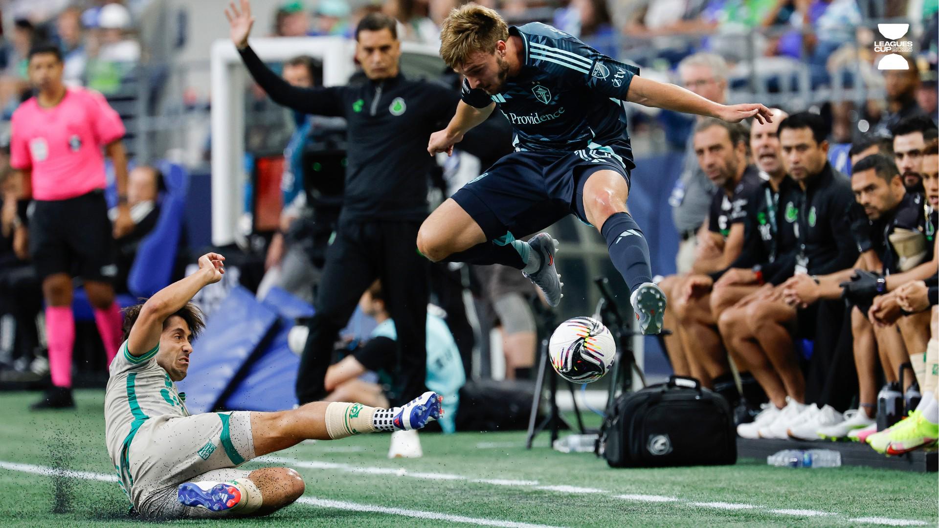 Seattle Sounders vence a Santos Laguna y lo deja fuera de la Leagues Cup $!Seattle Sounders vence a Santos Laguna y lo deja fuera de la Leagues Cup