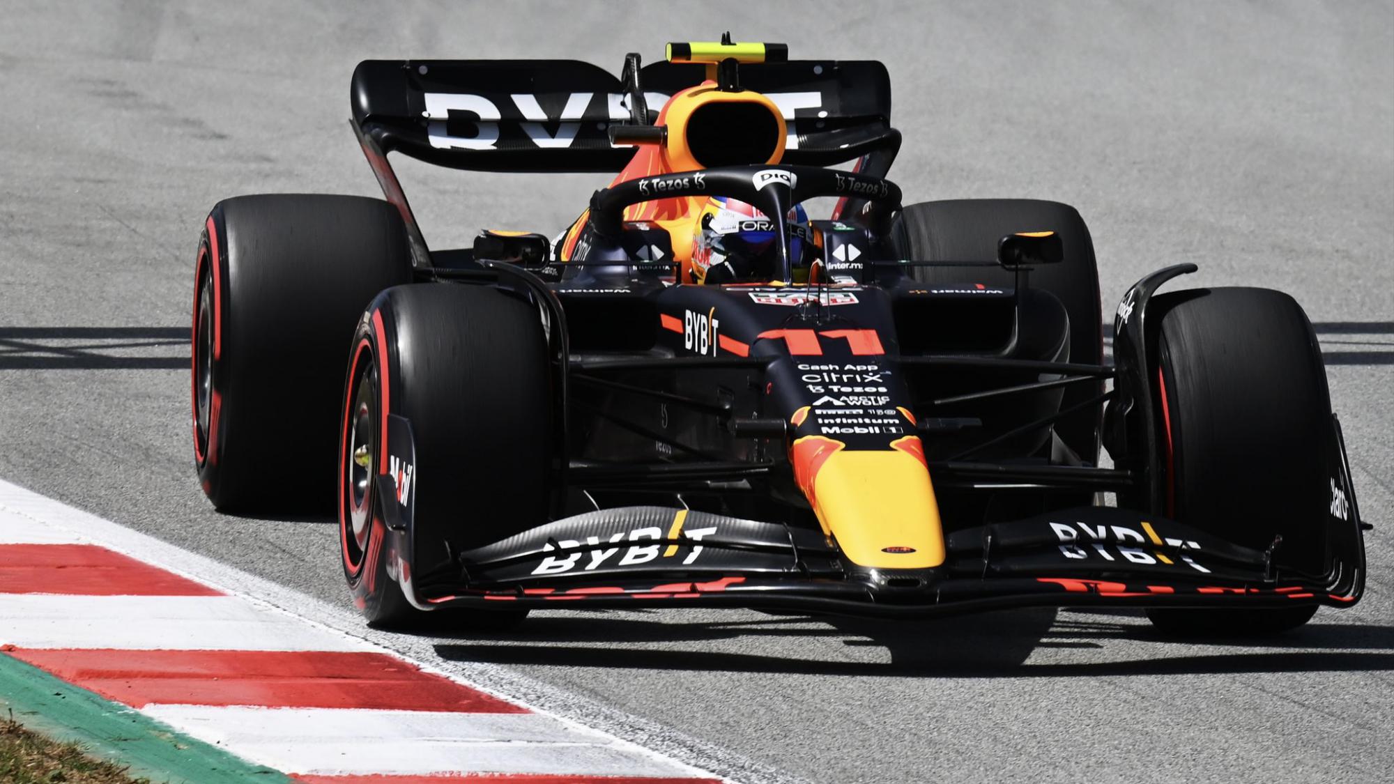 Checo Pérez es segundo en el Gran Premio de España al cederle la punta a Verstappen $!Checo Pérez es segundo en el Gran Premio de España al cederle la punta a Verstappen
