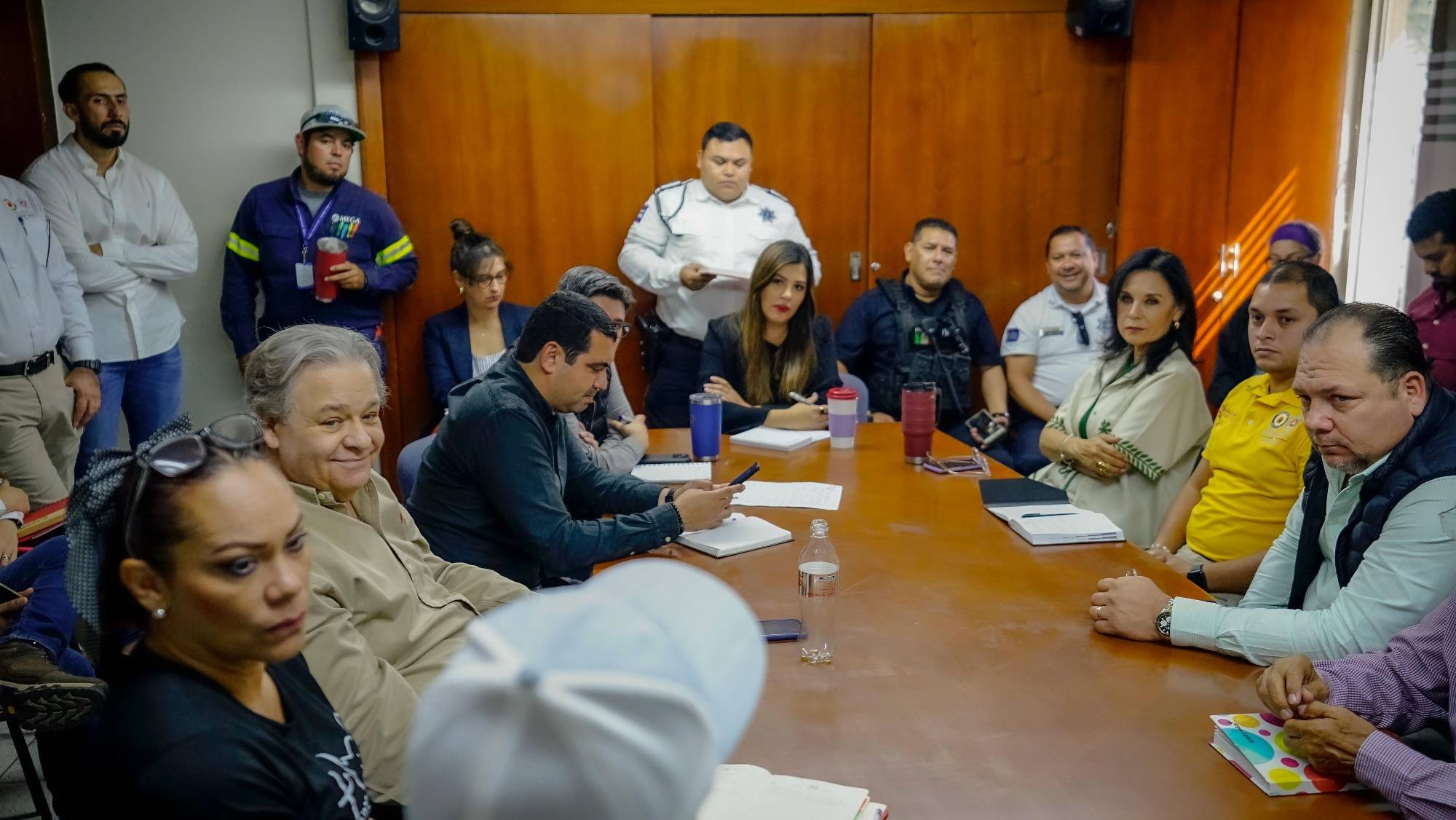 Analizan seguridad, fluidez y hasta la colocación de rejas metálicas para Carnaval de Mazatlán $!Analizan seguridad, fluidez y hasta la colocación de rejas metálicas para Carnaval de Mazatlán