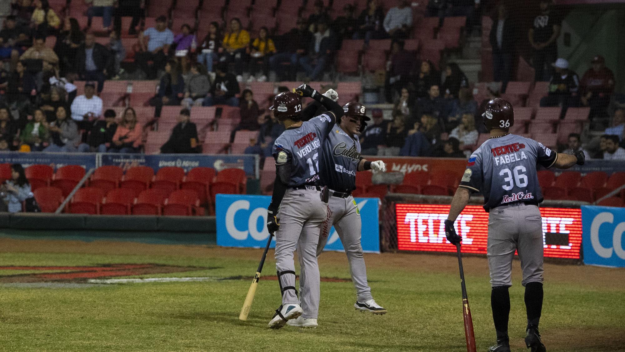 Tomateros de Culiacán gana en Navojoa con un pítcher muy ‘Bravo’ $!Tomateros de Culiacán gana en Navojoa con un pítcher muy ‘Bravo’