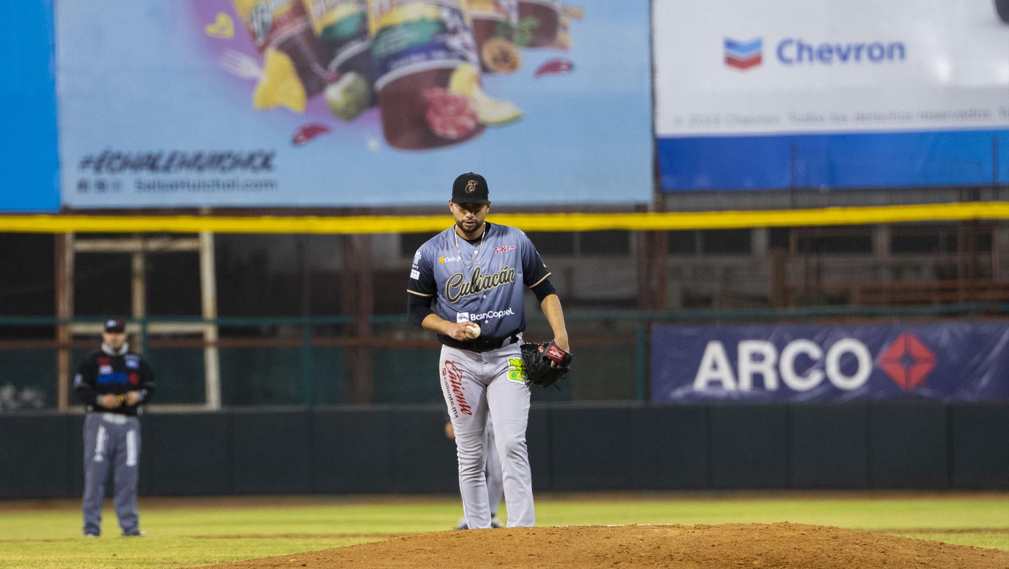 Tomateros de Culiacán gana en Navojoa con un pítcher muy ‘Bravo’ $!Tomateros de Culiacán gana en Navojoa con un pítcher muy ‘Bravo’