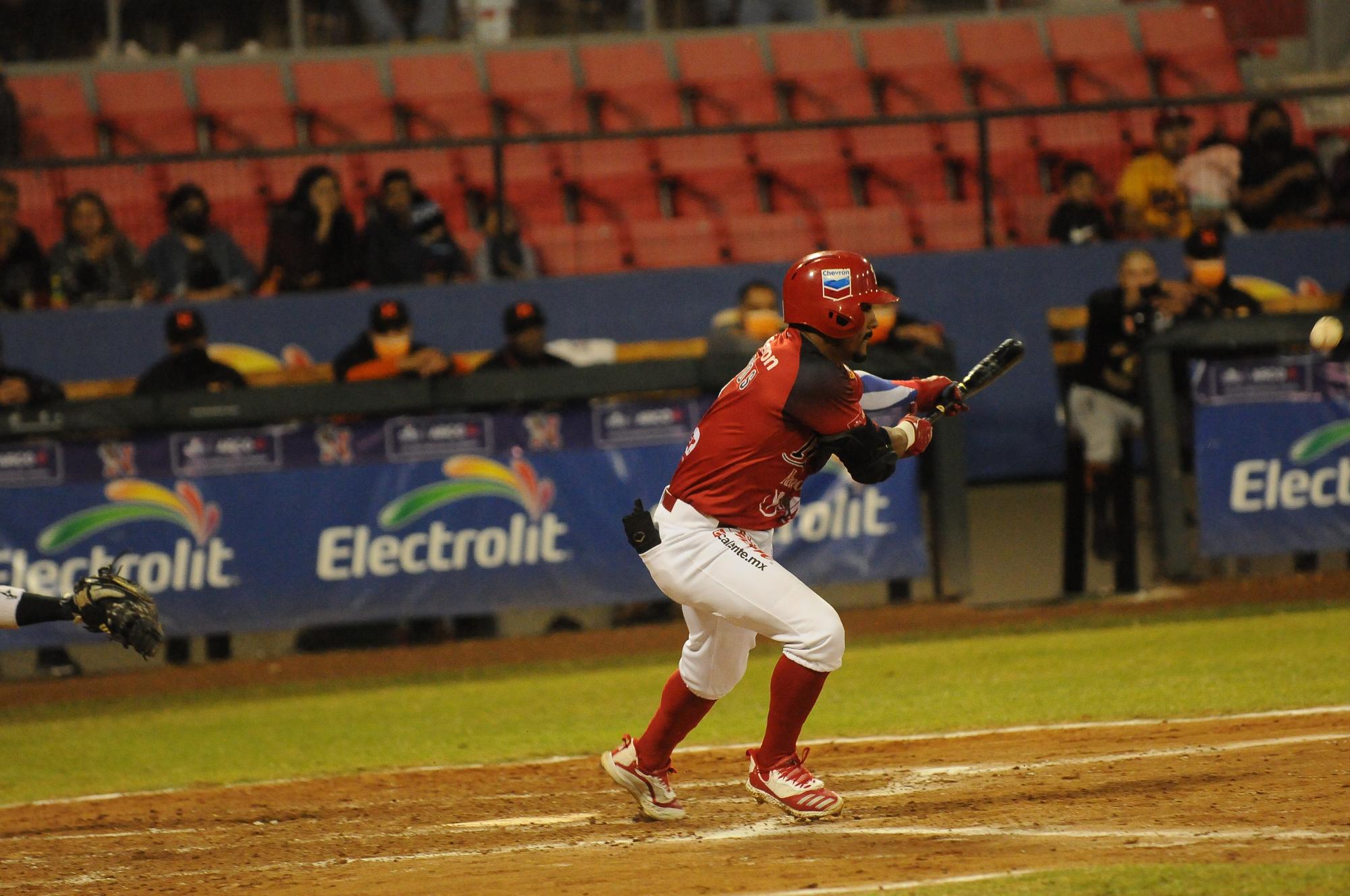 Mayos de Navojoa evita la escoba y se impone en el tercero de la serie a Hermosillo $!Mayos de Navojoa evita la escoba y se impone en el tercero de la serie a Hermosillo