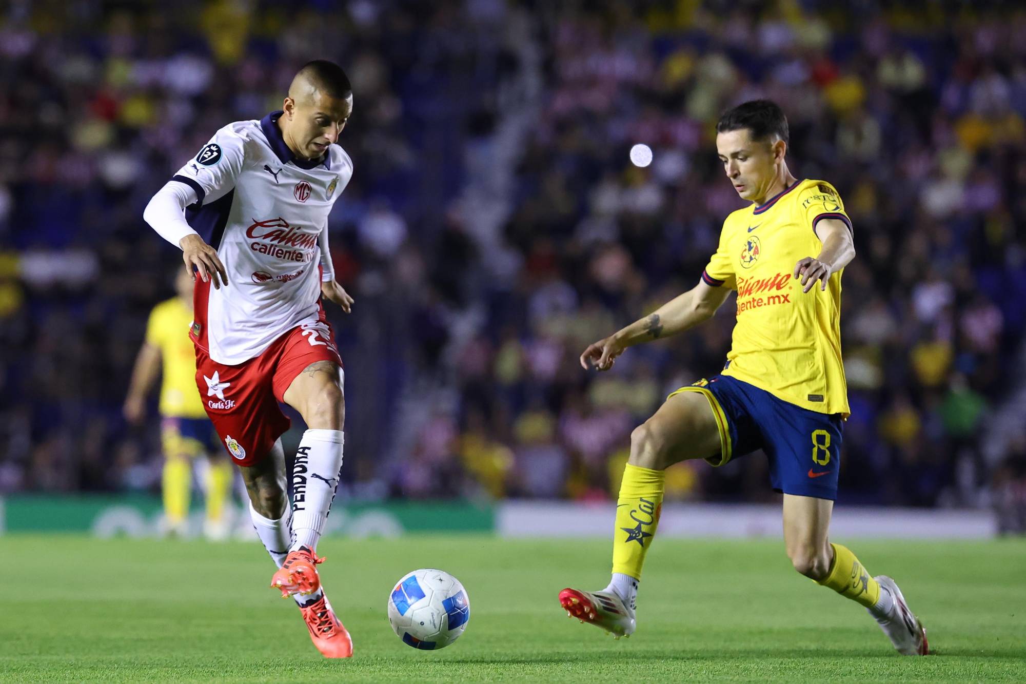 América golea a Chivas y enfrentará a Cruz Azul en cuartos de final de la Concachampions $!América golea a Chivas y enfrentará a Cruz Azul en cuartos de final de la Concachampions