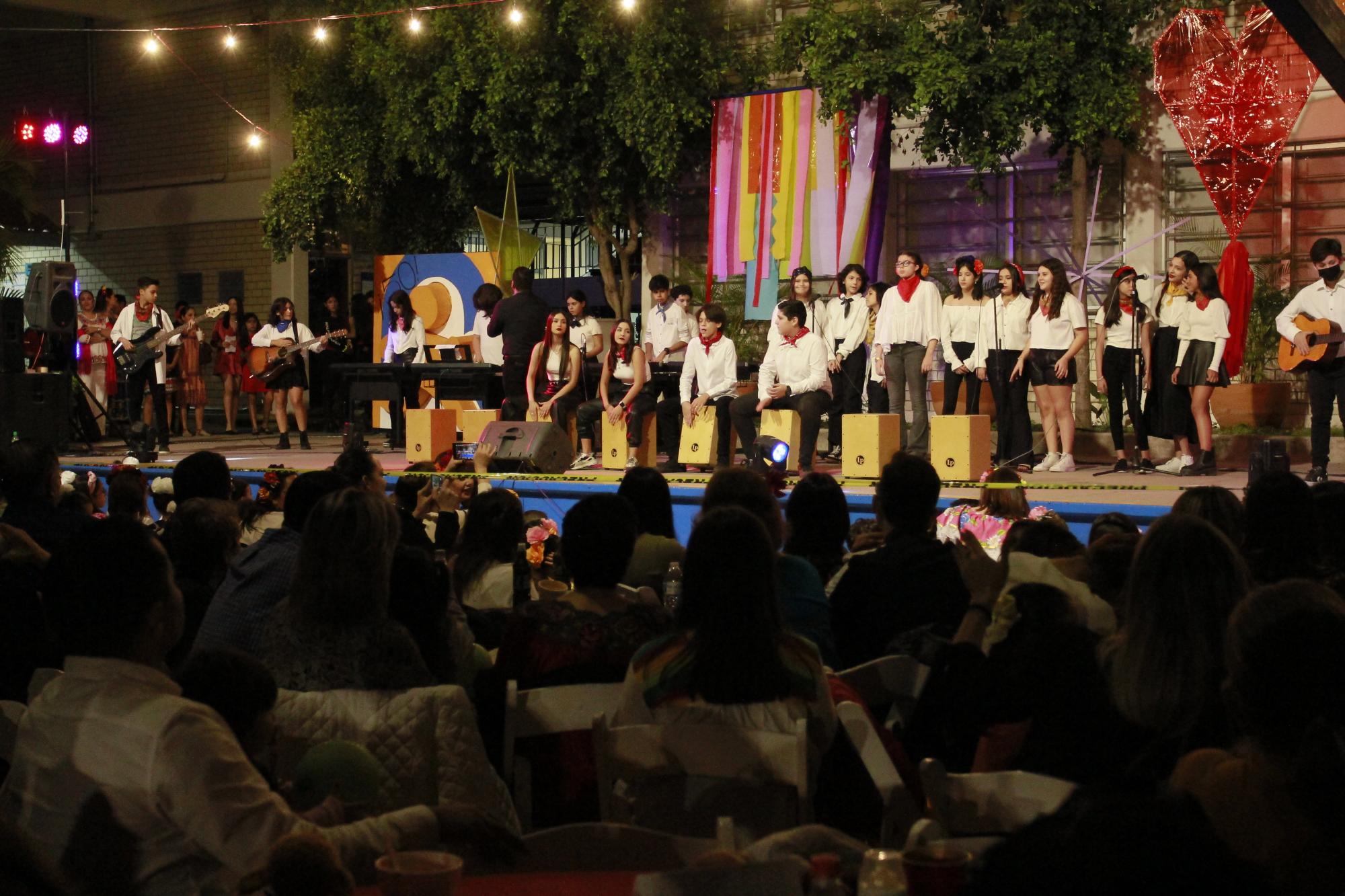Disfruta la Escuela Activa Integral una divertida noche mexicana $!Disfruta la Escuela Activa Integral una divertida noche mexicana