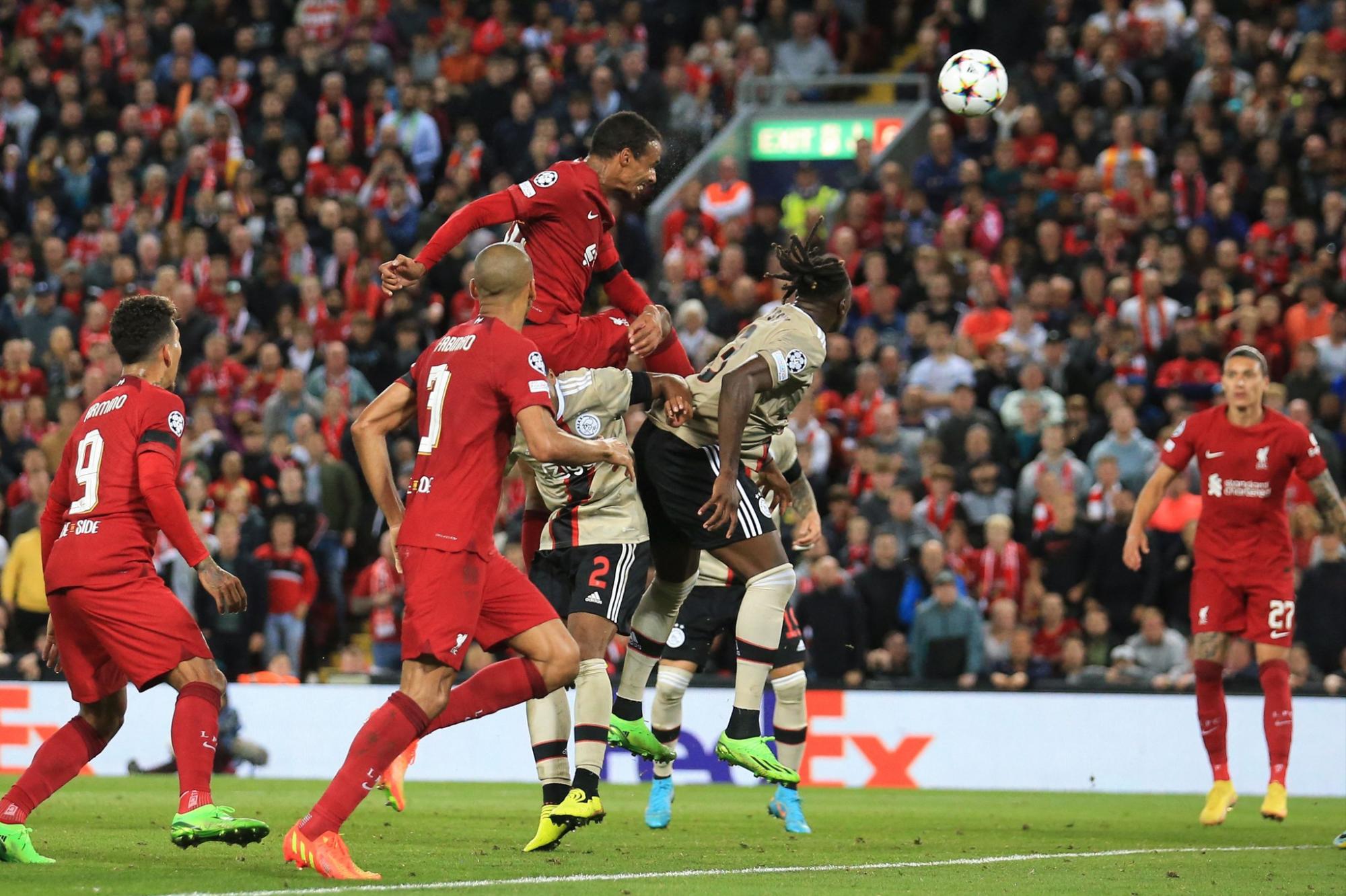 Liverpool consiguió un triunfo agónico ante Ajax en Anfield $!Liverpool consiguió un triunfo agónico ante Ajax en Anfield