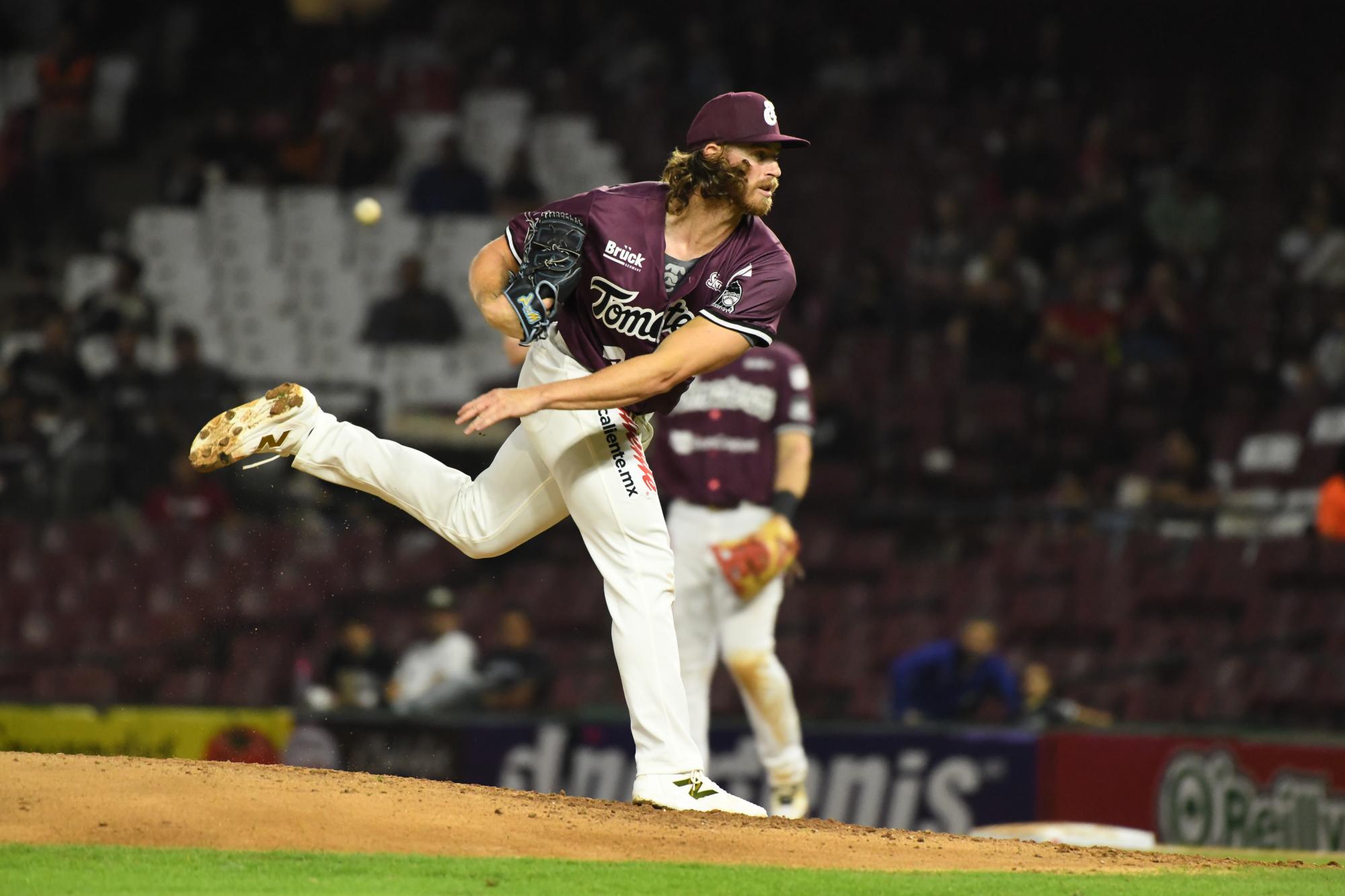 Conner Menez y Joey Meneses comandan triunfo en casa de Tomateros de Culiacán $!Conner Menez y Joey Meneses comandan triunfo en casa de Tomateros de Culiacán