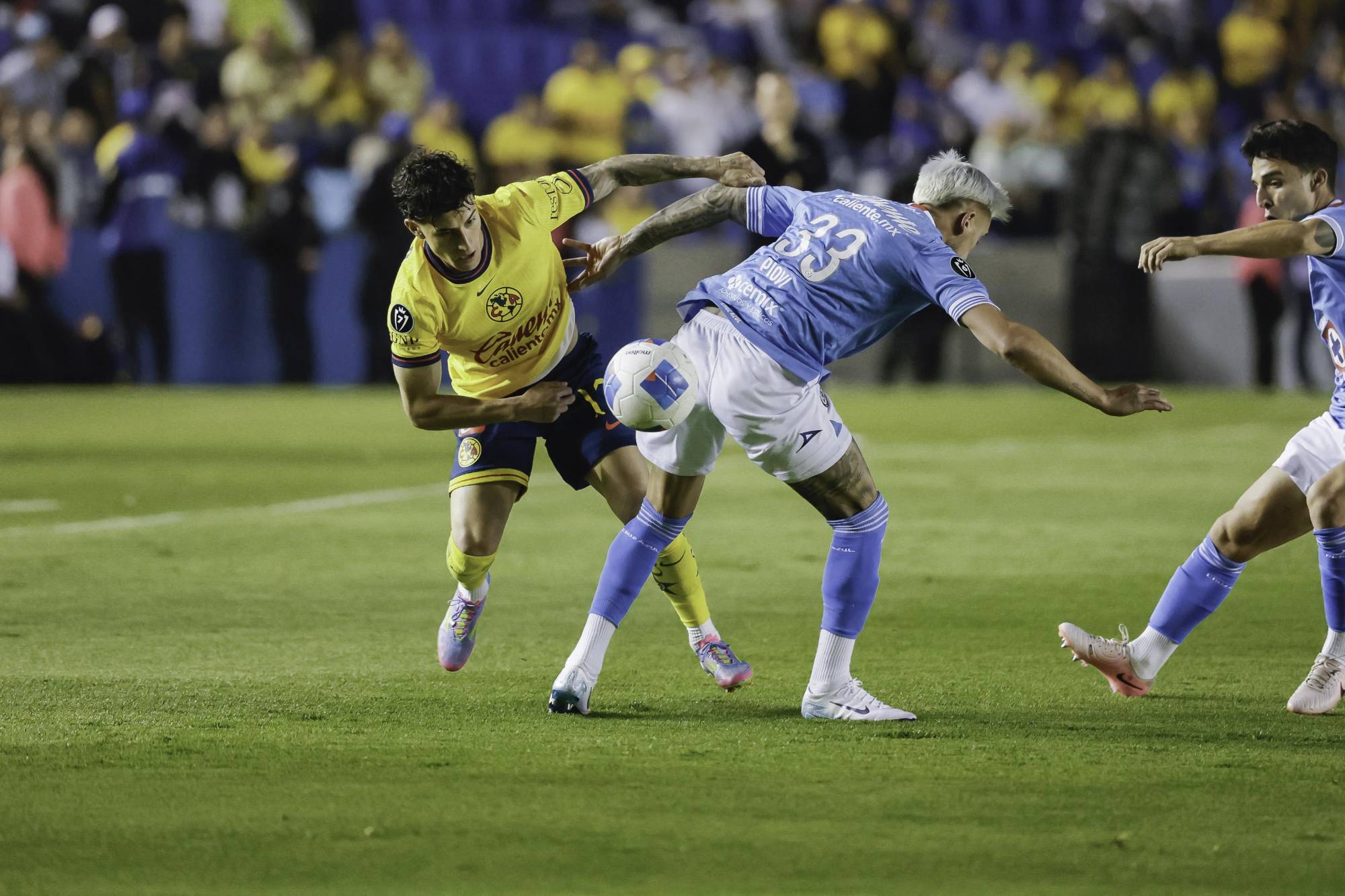 América y Cruz Azul firmaron un somnoliento empate $!América y Cruz Azul firmaron un somnoliento empate