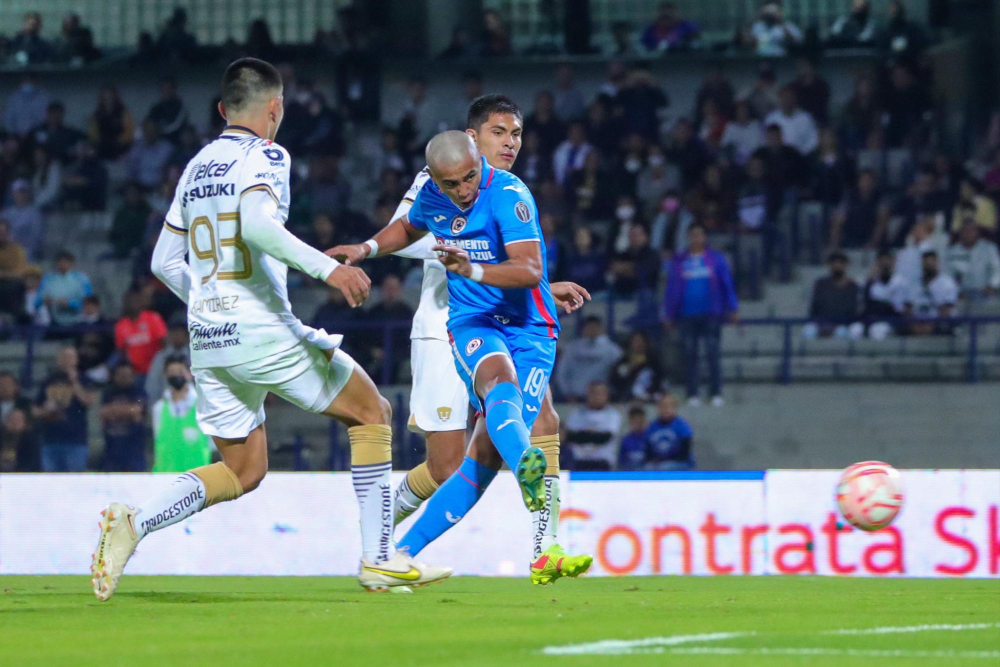 Cruz Azul remonta ante Pumas en la Copa por México $!Cruz Azul remonta ante Pumas en la Copa por México