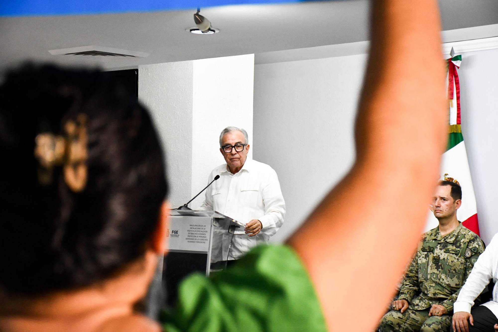 Ximena con X reclama al Gobernador Rocha Moya desatención en su caso de agresión en la USE $!Ximena con X reclama al Gobernador Rocha Moya desatención en su caso de agresión en la USE