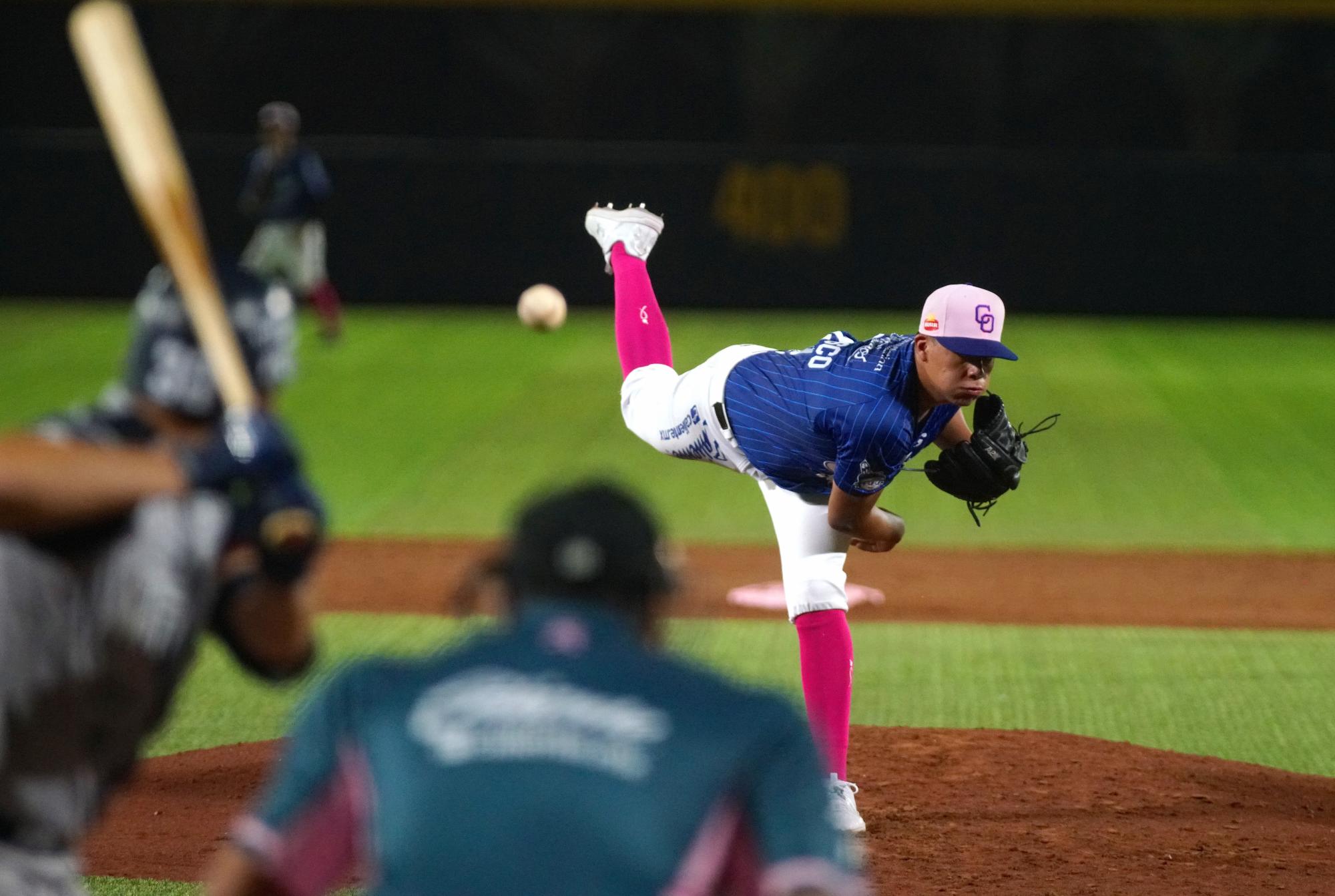 Despierta la ofensiva yaqui e iguala la serie ante Sultanes $!Despierta la ofensiva yaqui e iguala la serie ante Sultanes