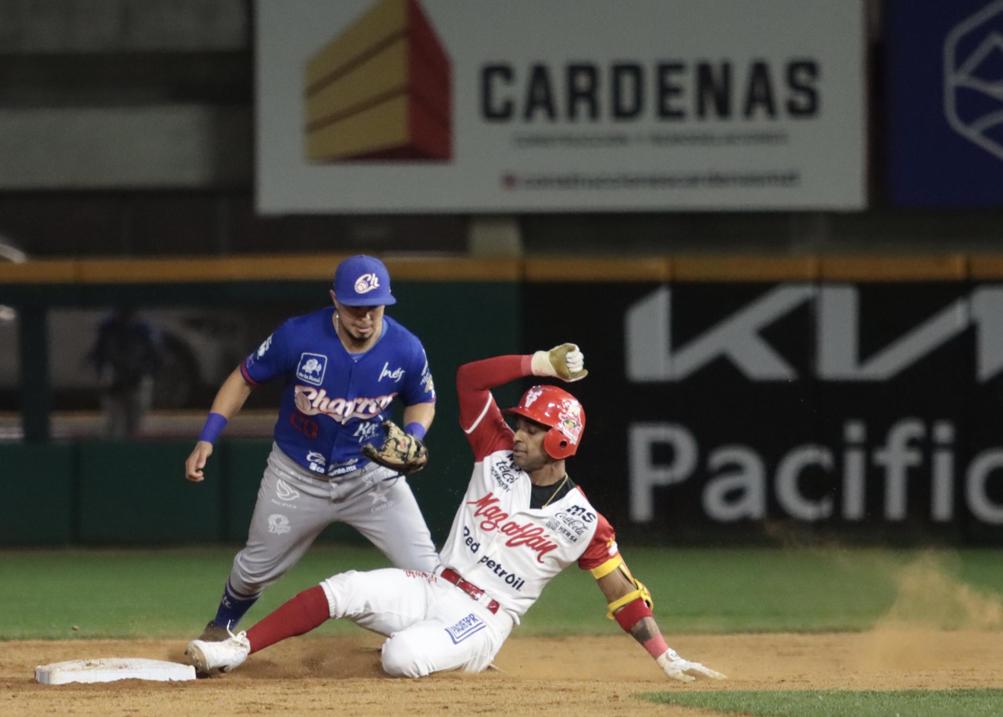 Venados da regalo navideño a su afición con sensacional remontada ante Charros $!Venados da regalo navideño a su afición con sensacional remontada ante Charros