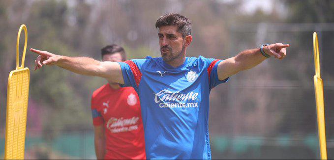 Chivas viaja con plantel completo para enfrentar a América $!Chivas viaja con plantel completo para enfrentar a América