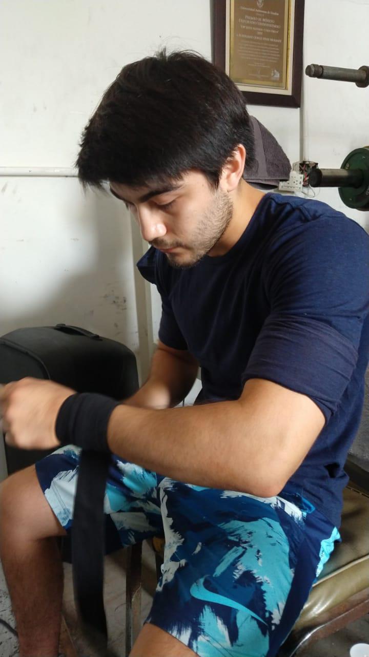 Halteristas retoman motivados los entrenamientos en el gimnasio de la UAS $!Halteristas retoman motivados los entrenamientos en el gimnasio de la UAS