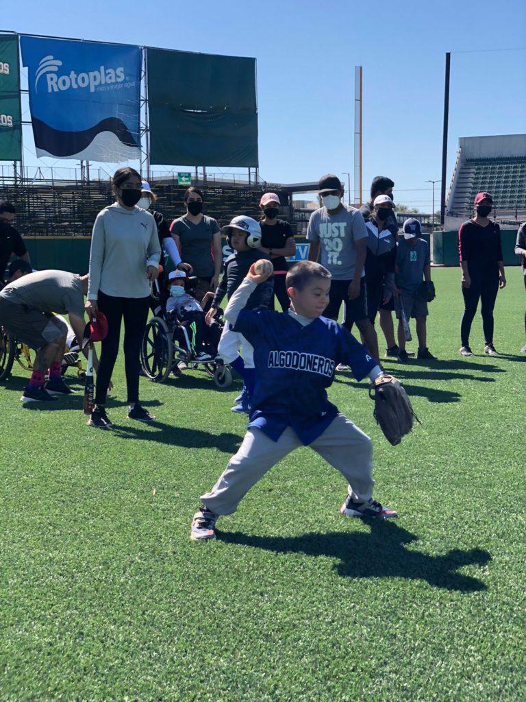 Los Súper Algodoneritos realizan su segundo día de entrenamiento $!Los Súper Algodoneritos realizan su segundo día de entrenamiento