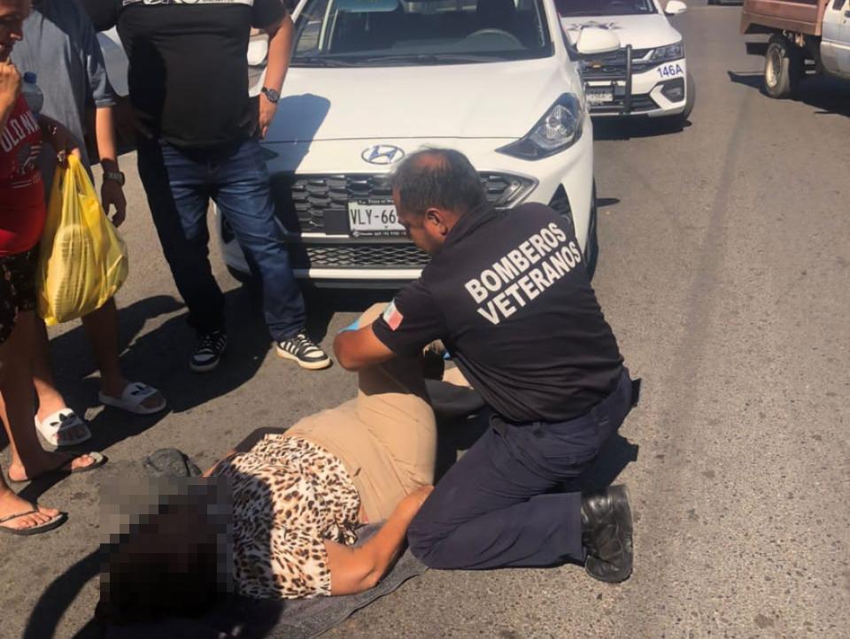 Auto compacto arrolla a adulta mayor en el Infonavit Playas, en Mazatlán $!Auto compacto arrolla a adulta mayor en el Infonavit Playas, en Mazatlán