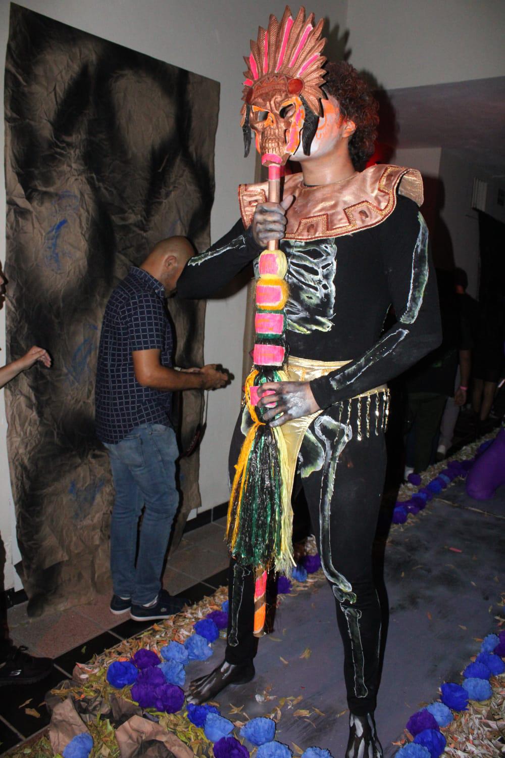 $!Rinde comunidad artística en Mazatlán homenaje a los muertos