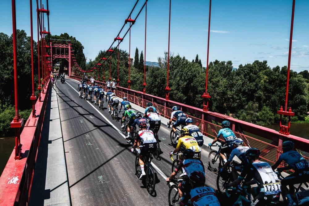 $!Deceuninck y Mark Cavendish, doblete y récord en etapa 13 del Tour de Francia
