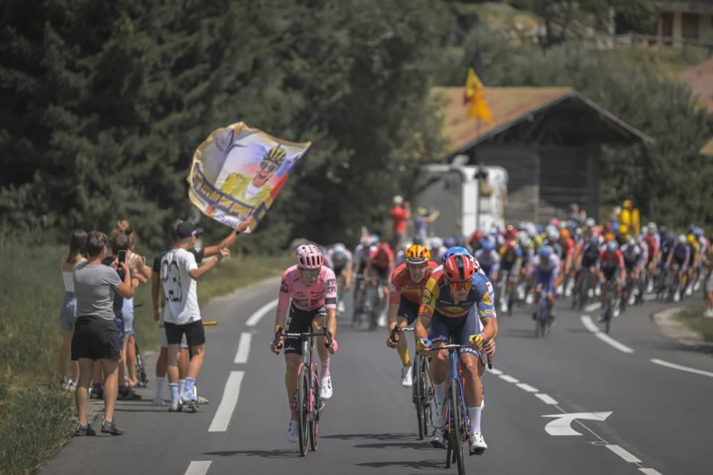$!Vingegaard sentencia el Tour tras el hundimiento de Pogacar en la etapa reina