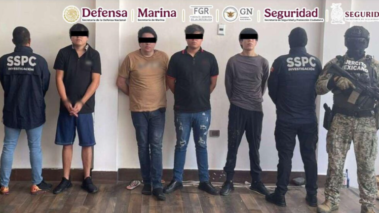 Los cuatro detenidos contaban con armas largas, una ametralladora y cinco vehículos.