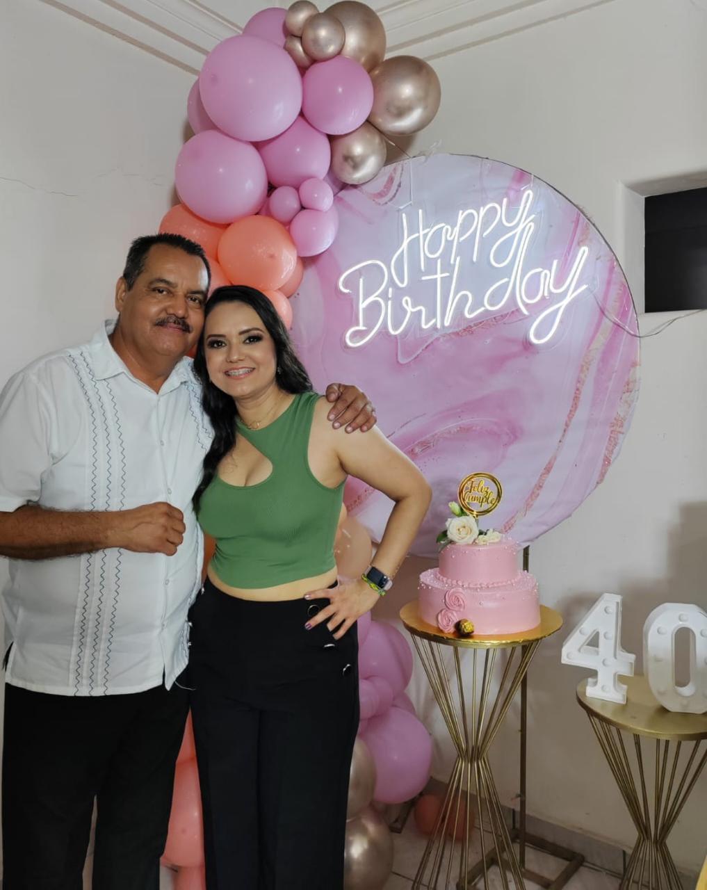 $!Aurora con su padre, Roberto Zazueta, voz del Trío Azteca.