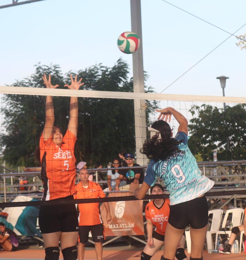 $!Guasave y Panteras Culiacán, campeones de Copa de Voleibol Imdem