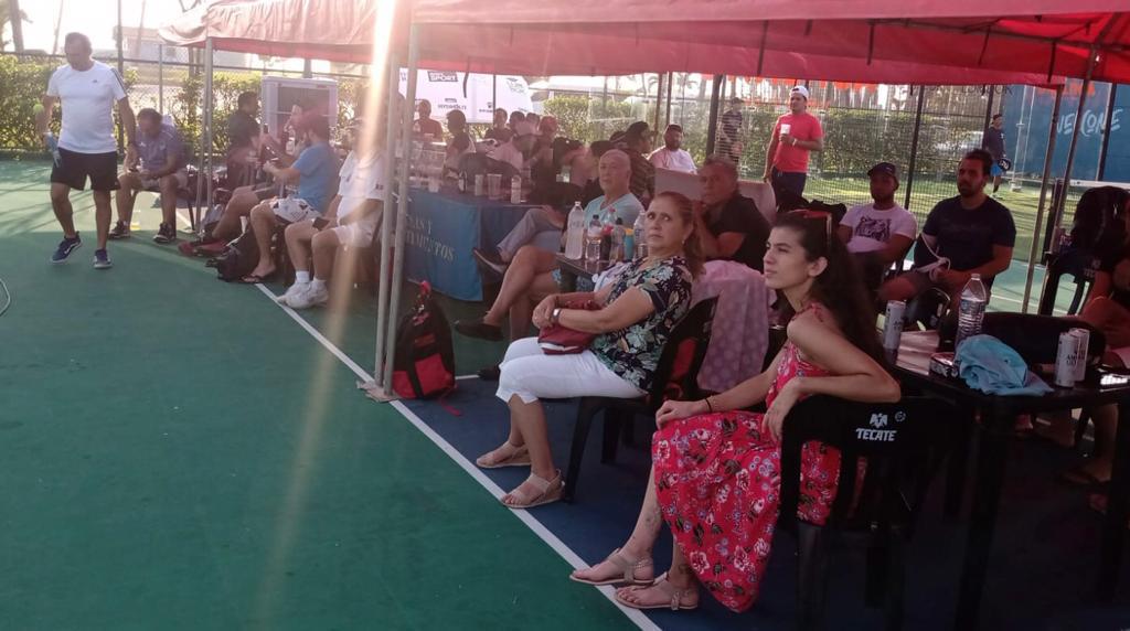 $!Surgen campeones de Torneo Pádel Mazatlán