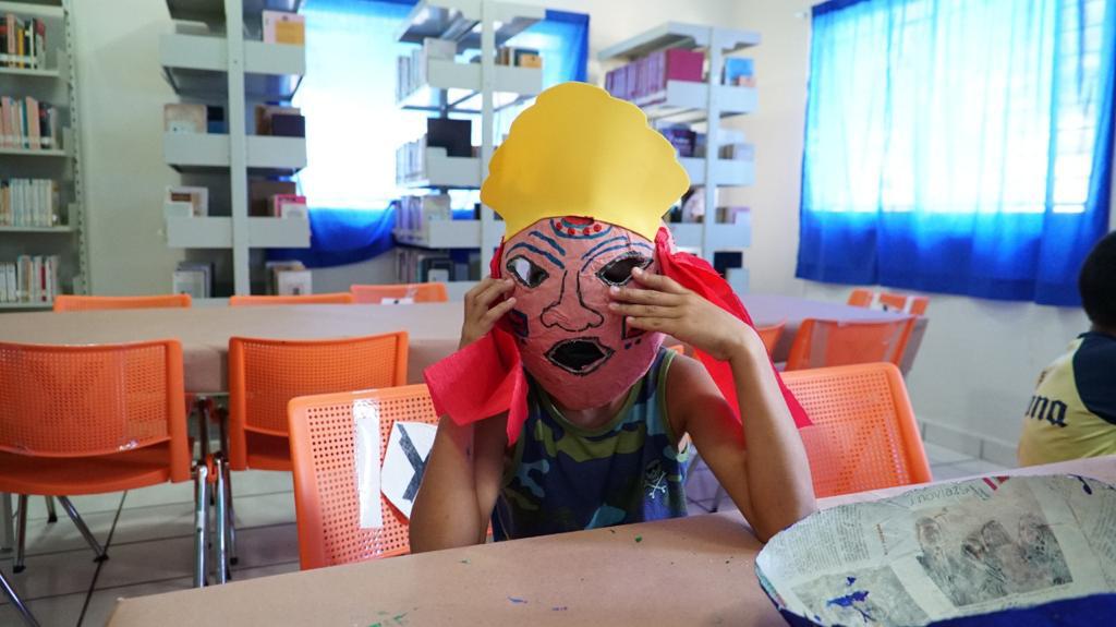 $!Se acercan los niños a las Leyendas mexicanas en el Jueves Literario