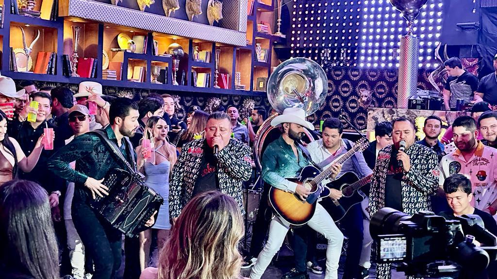 $!Reúne el Grupo La Ventaja a figuras del Regional Mexicano en la fiesta ‘Culiacán Deluxe’