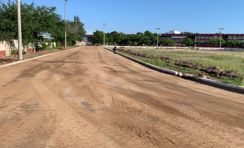 $!Construyen pista de atletismo en la Universidad Autónoma de Occidente, en Culiacán